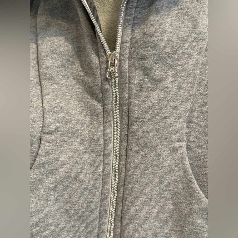 Lululemon Jacket 🩶 - Picture 3 of 6